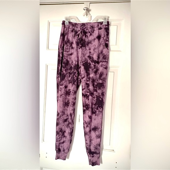Cropped Top & Joggers Matching Set | Size Small | Shades of Purple 💜🖤 - Picture 6 of 15